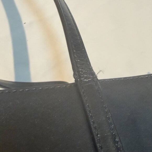 Kate Spade Black Leather Tote - Great for Work 💼 - Picture 8 of 10